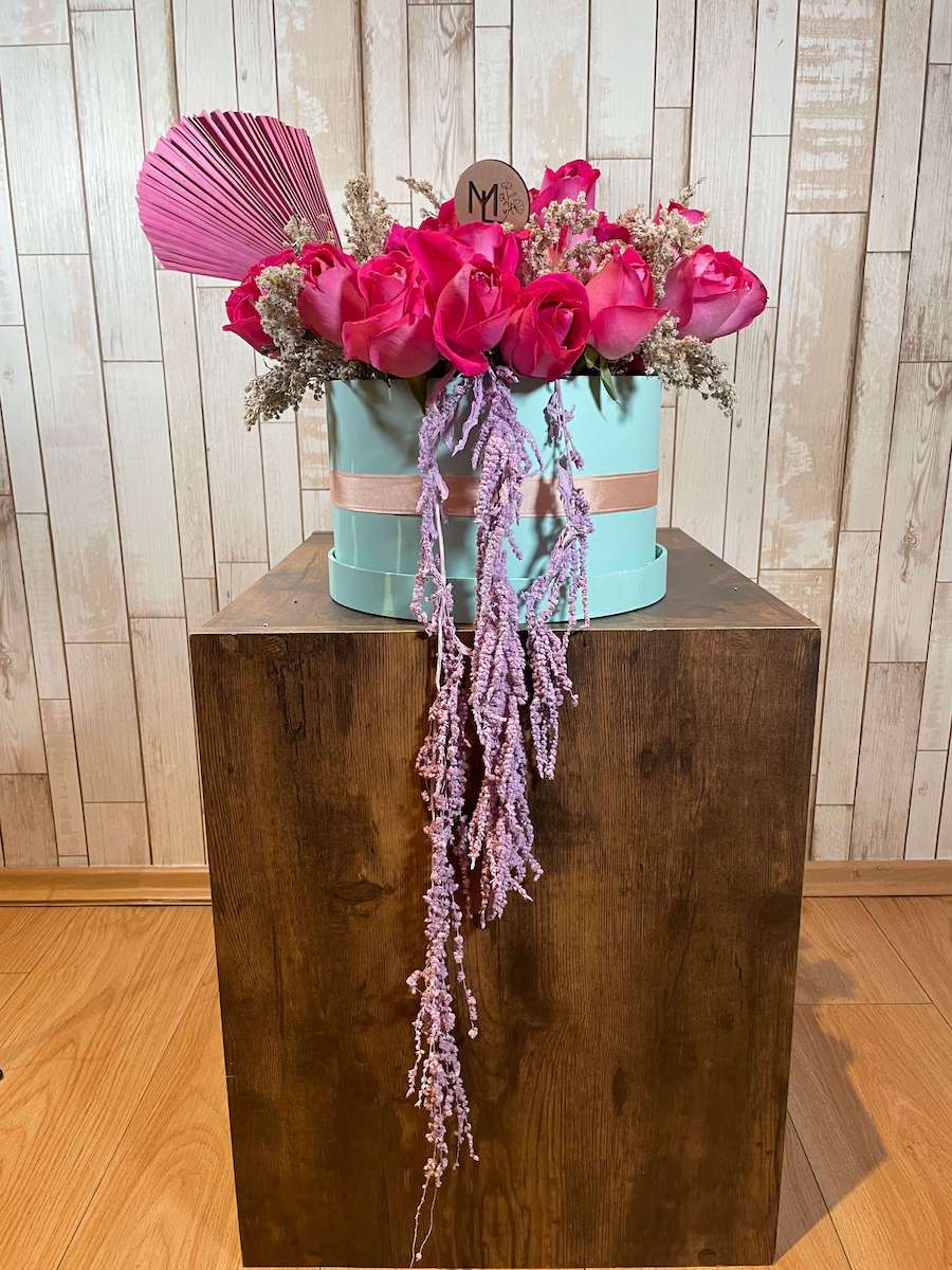 Arreglo "Caja de Rosas"